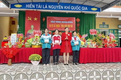 TRƯỜNG THCS HẢI LỘC, NINH BÌNH – MỘT SỐ HÌNH ẢNH TIÊU BIỂU CỦA HOẠT ĐỘNG NGOẠI KHÓA “RỘN RÀNG “VUI TẾT CỔ TRUYỀN- CHÀO XUÂN BÍNH NGỌ””