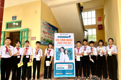 TRƯỜNG THCS HẢI LỘC, NINH BÌNH TỔ CHỨC KHÁM MẮT CHO HỌC SINH  CHUNG TAY BẢO VỆ SỨC KHỎE THỊ LỰC HỌC ĐƯỜNG