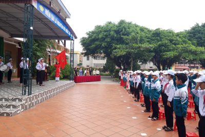 LẾ ĐÓN THƯ BÁC VÀ PHÁT ĐỘNG PHONG TRÀO THI ĐUA