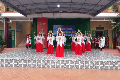 Hoạt động ngoại khoá chào mừng ngày phụ nữ Việt Nam 20/10