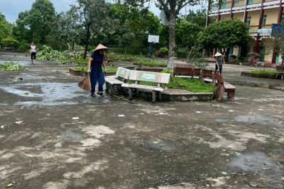 TRƯỜNG THCS HẢI LỘC KHẮC PHỤC HẬU QUẢ  SAU ẢNH HƯỞNG CỦA BÃO SỐ 3