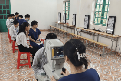 MỘT SỐ HÌNH ẢNH BUỔI KHÁM MẮT CHO HỌC SINH CHUNG TAY BẢO VỆ SỨC KHỎE THỊ LỰC HỌC ĐƯỜNG TẠI TRƯỜNG THCS HẢI LỘC, NINH BÌNH