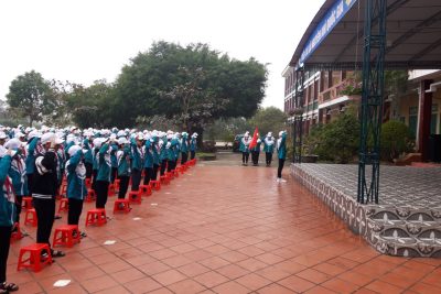 SINH HOẠT DƯỚI CỜ – MỘT TIẾT HOẠT ĐỘNG TRẢI NGHIỆM ĐẦY Ý NGHĨA VÀ ĐẶC BIỆT CỦA HỌC SINH TRƯỜNG THCS HẢI LỘC