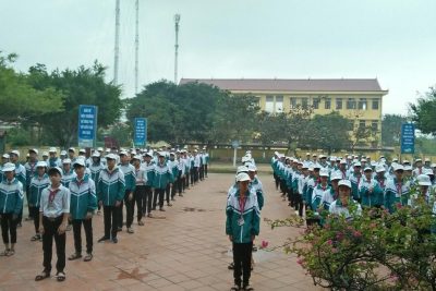 Chào cờ đầu tuần của trường THCS Hải Lộc