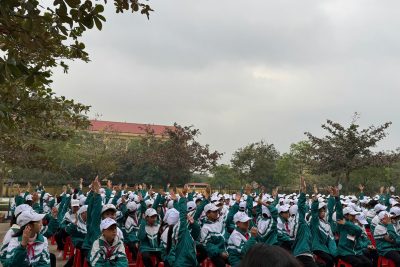 TRƯỜNG THCS HẢI LỘC, NINH BÌNH – SINH HOẠT DƯỚI CỜ TUẦN 17 – CHỦ ĐỀ “CHIA SẺ VÀ YÊU THƯƠNG”