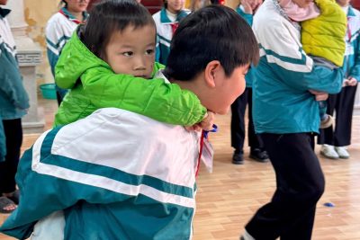 TRƯỜNG THCS HẢI LỘC, TỈNH NINH BÌNH – HOẠT ĐỘNG NGOẠI KHÓA “HÀNH TRÌNH CỦA NHỮNG TRÁI TIM HỒNG: LAN TỎA YÊU THƯƠNG TẠI CHÙA LINH ỨNG”